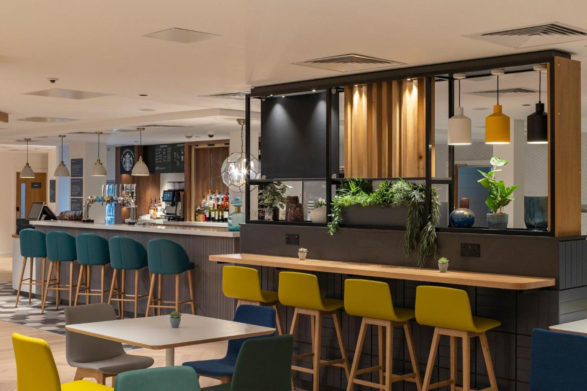 Holiday Inn Bristol Airport By Ihg Redhill  Exterior foto